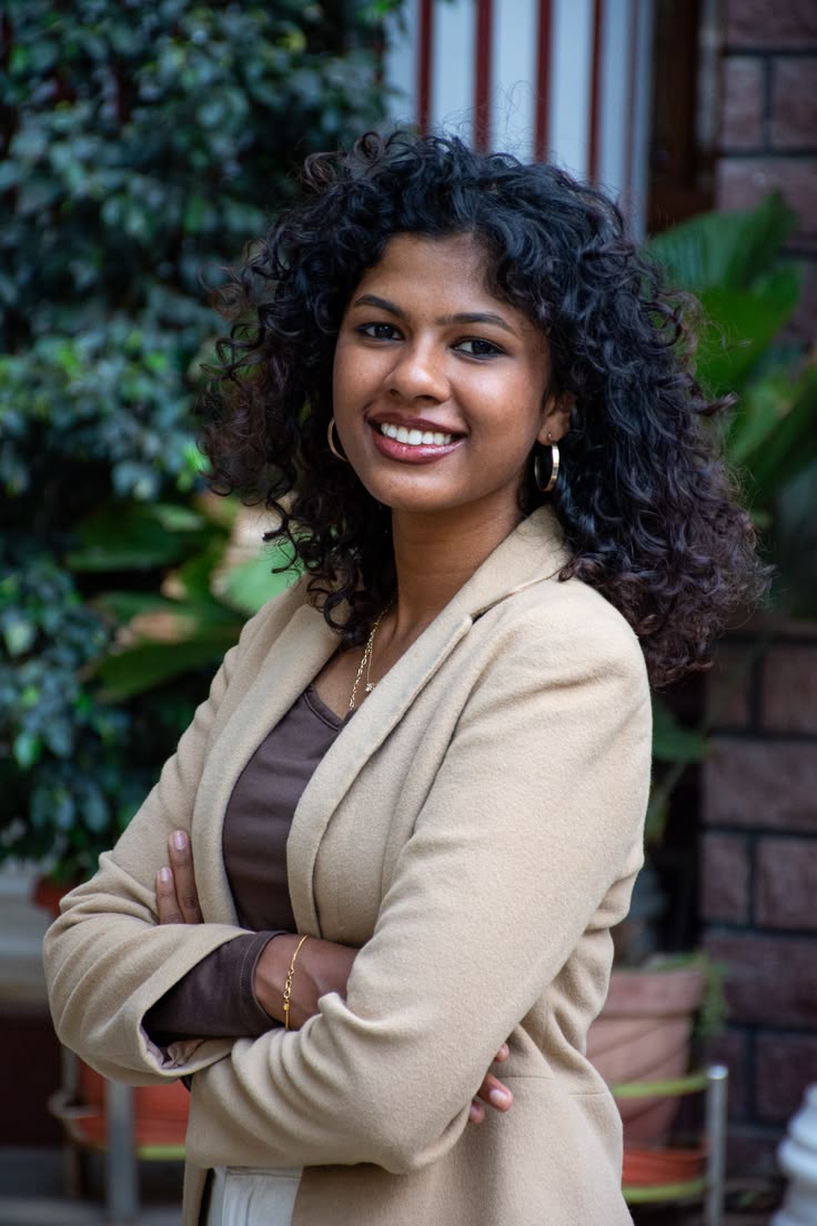 Riya Sharma – happy Honest Taxi Service customer